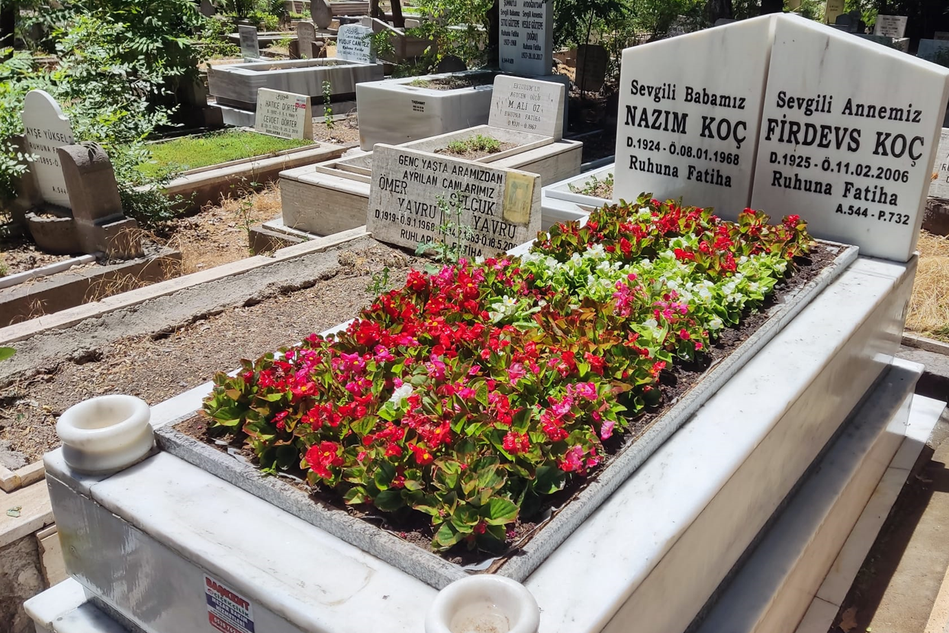 Mezar Çevresi Peyzaj ve Kabir Düzenleme